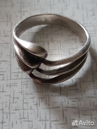 Серебряное кольцо