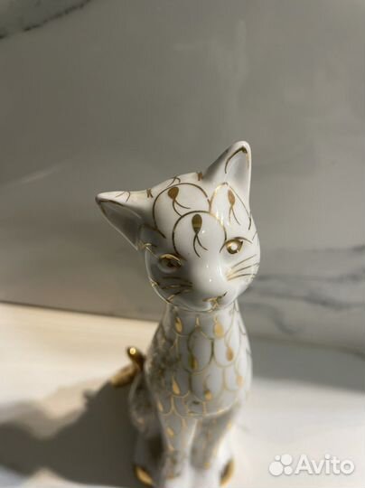 Фарфоровые статуэтка Шикарная кошечка