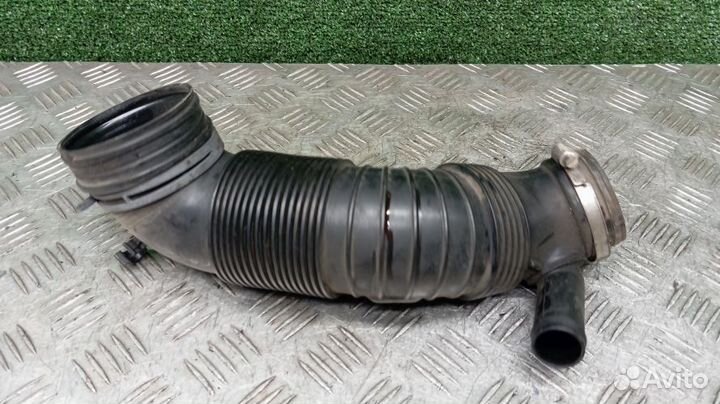 Патрубок воздушного фильтра Volkswagen Tiguan
