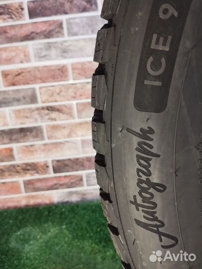 Ikon Tyres Autograph Ice 9 SUV 235/55 R20 102T