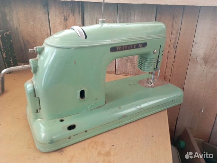 Швейная машина Волга