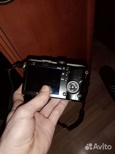Samsung nx100 + чехол