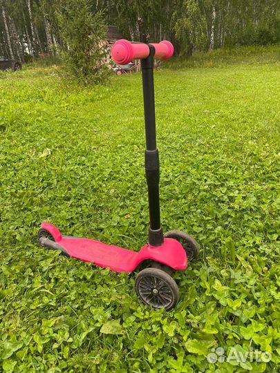 Самокат трехколесный. Ролики
