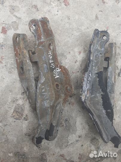 Петли капота SsangYong Kyron