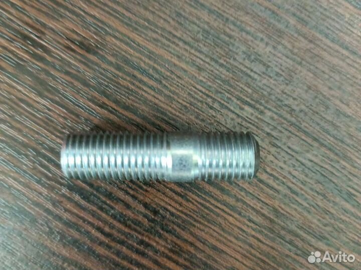 Шпилька крепления глушителя M10x1.25mm L37mm