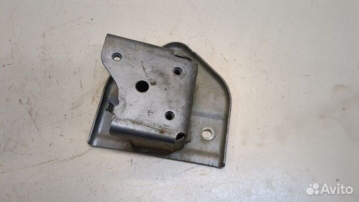 Кронштейн Mitsubishi Outlander 2018, 2019