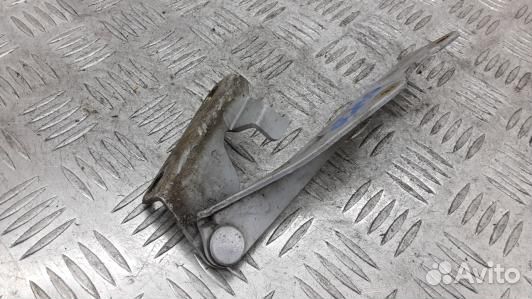 Петля капота nissan primera P11 (96P20D501)