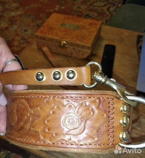 Кожаный ошейник и поводок для крупной собаки