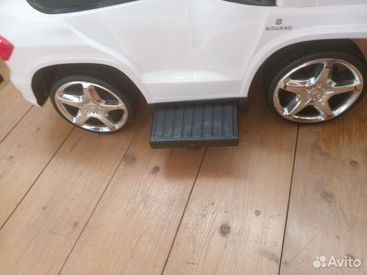 Детская машинка каталка с ручкой