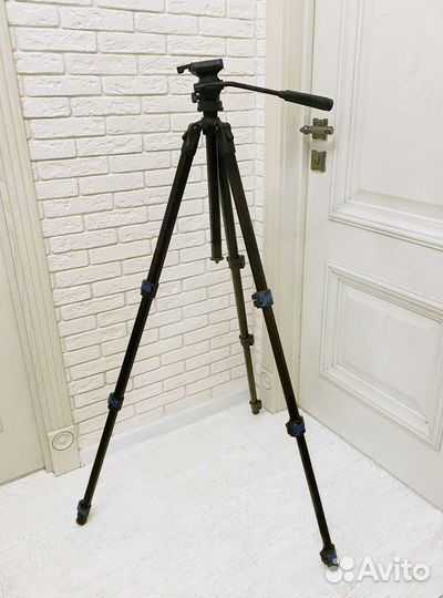 Штатив для фотоаппарата