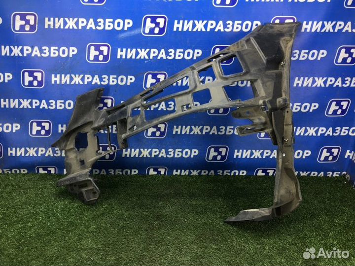 Кронштейн бампера передний левый Mercedes C Class