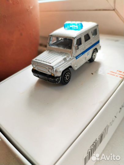 Модель автомобиля УАЗ ппс и Полиция мини