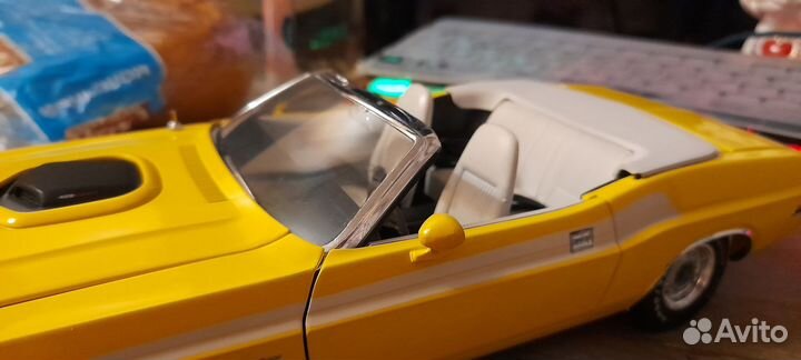 1:18 greenlight dodge challenger