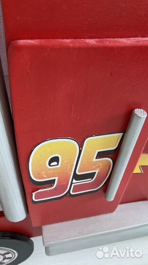 Полка настенная детская для машинок hotwheels