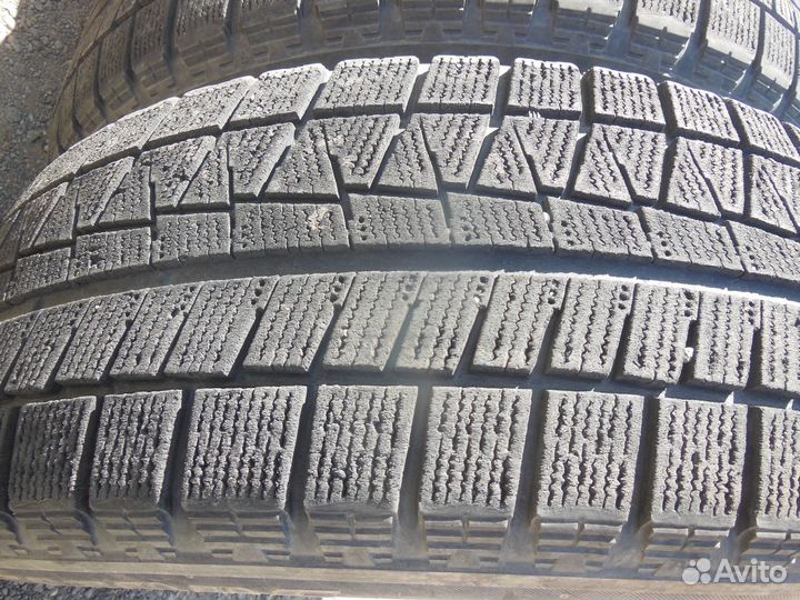 Bridgestone Blizzak Revo GZ 205/50 R17