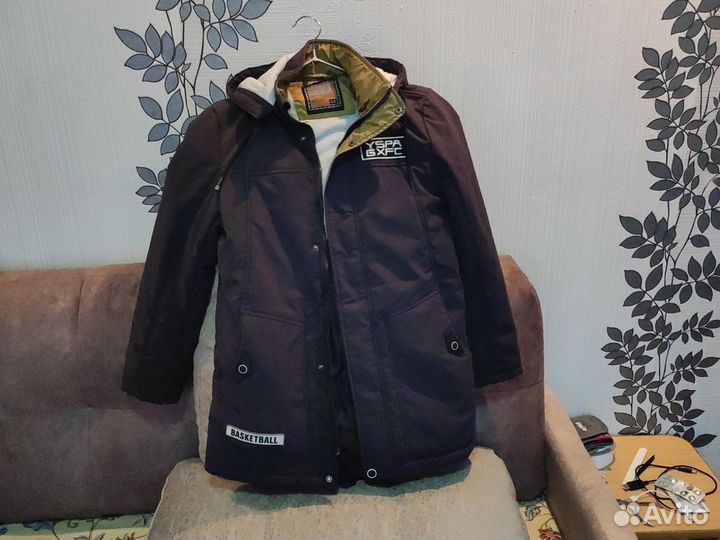 2 зимних куртки и 1 осенняя