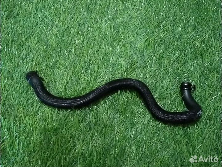 Патрубок охлаждения Вольво S80 S60 V70 XC70