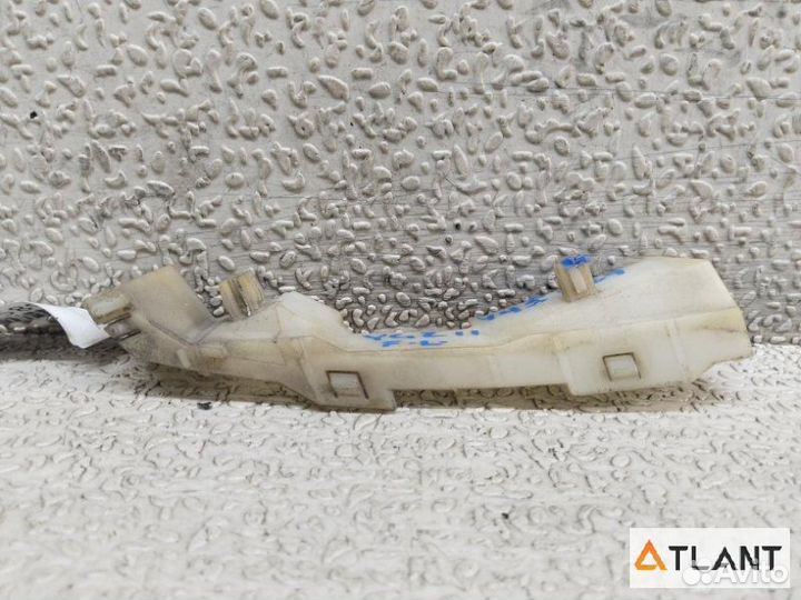 Крепеж бампера передняя левая nissan cube