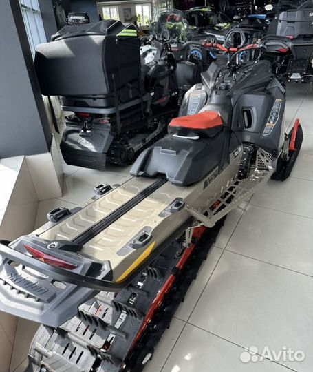 BRP Ski-Doo Summit 154 Turbo