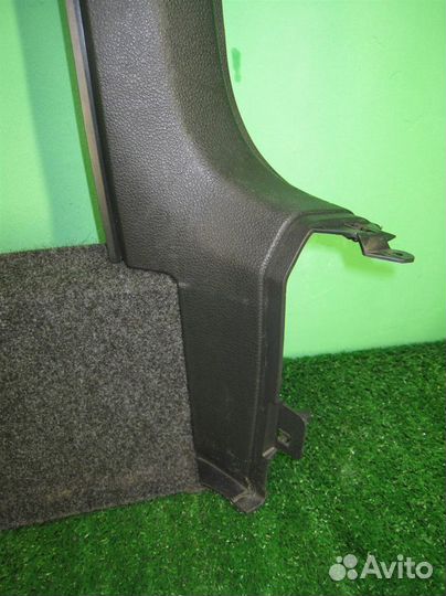 Обшивка багажника правая volkswagen Tiguan (5N1)