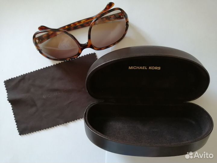 Солнцезащитные очки женские Michael Kors