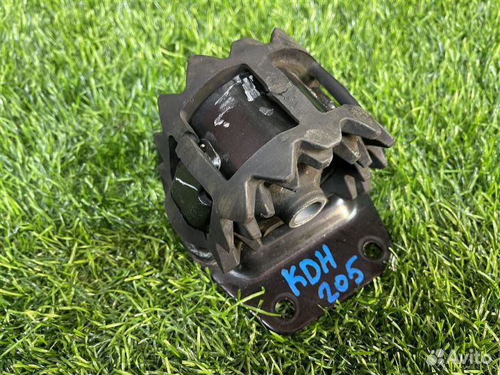 Подушка АКПП задняя Toyota Hiace/Regiusace KDH205