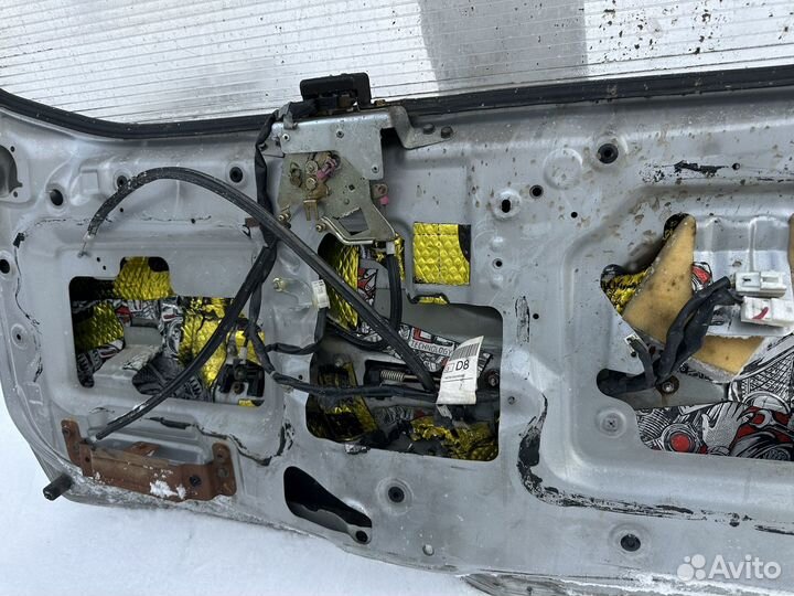 Крышка дверь багажника