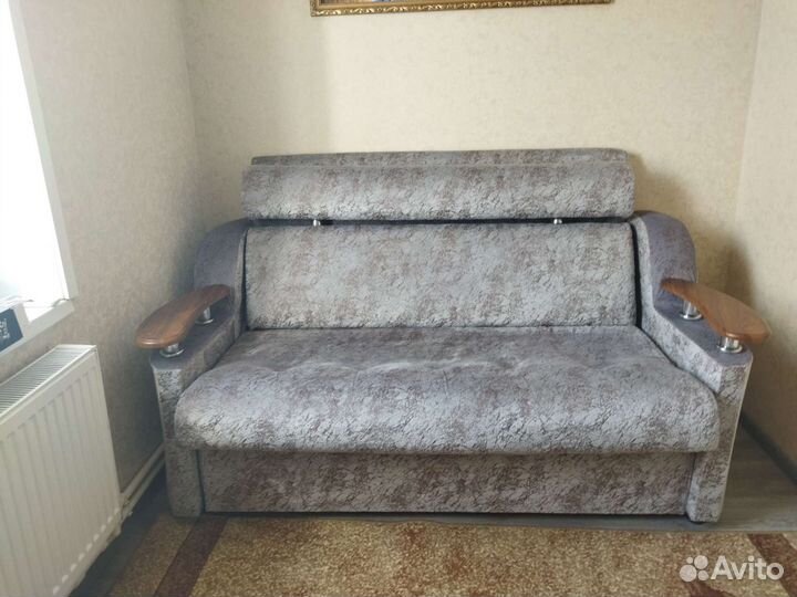 Диван