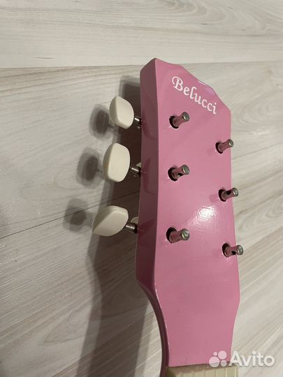 Акустическая гитара