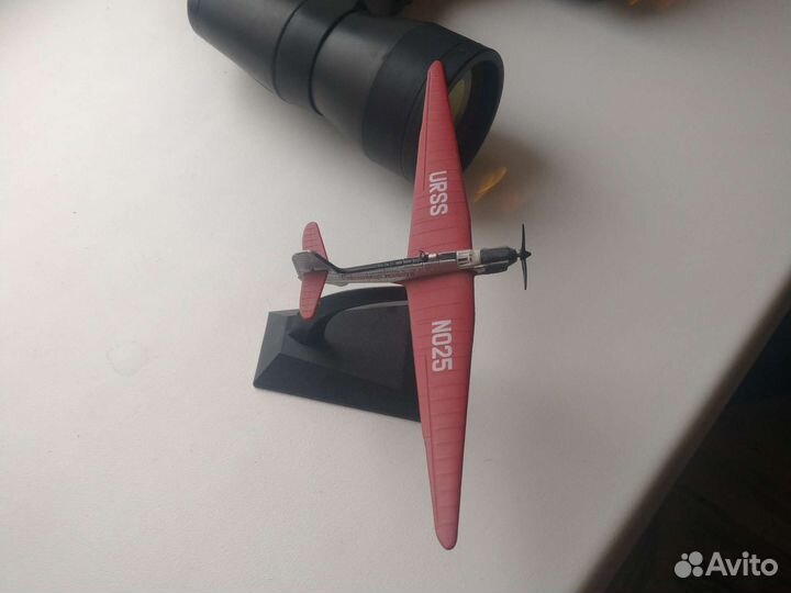 Модель самолета метал ант -25
