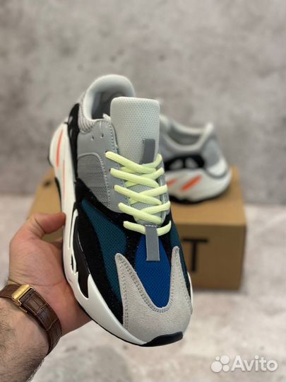 Кроссовки Adidas Yeezy Boost 700 v2