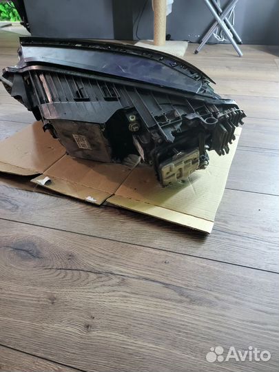 Фара правая на volkswagen touareg 3 R line