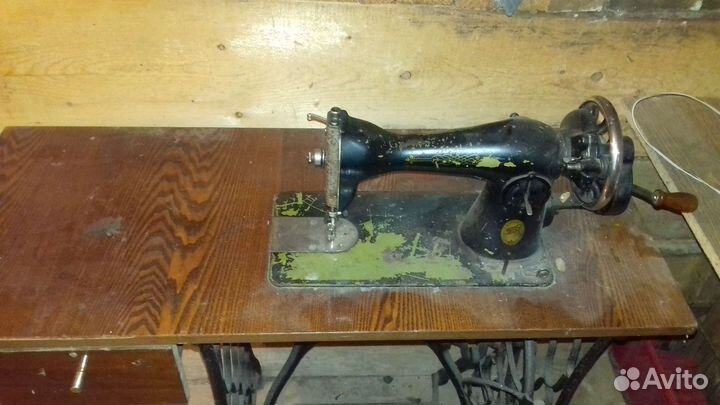 Швейная машинка Singer