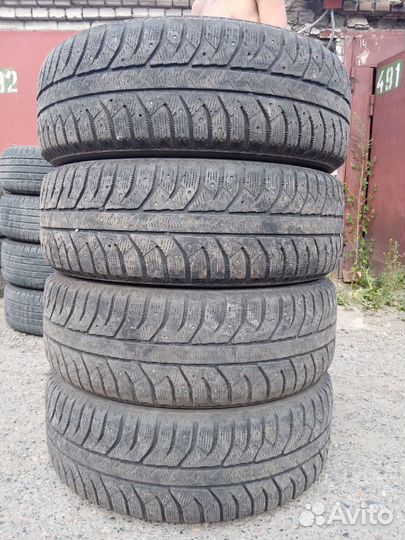 Bridgestone Blizzak DM-V1 235/65 R17