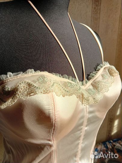 Новый корсет 80 В, шёлк, кружево La Readout