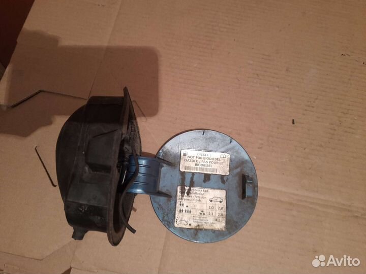 Лючок бензобака VW гольф 5