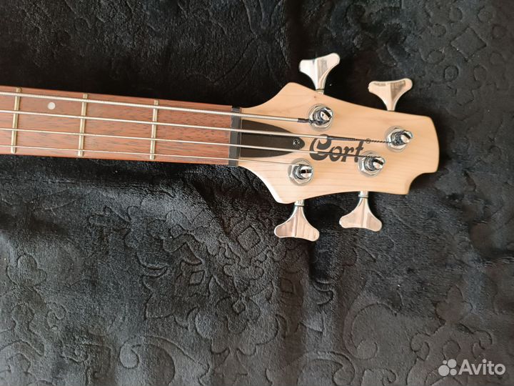 Бас-гитара Cort