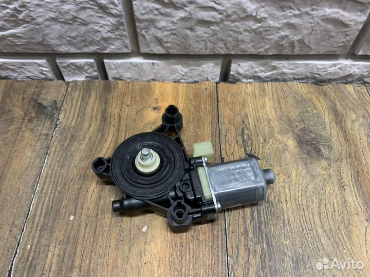 Skoda Kodiaq Моторчик стеклоподъемника