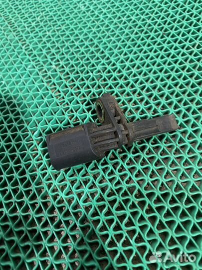 Датчик ABS Audi VW Skoda 7H0927803