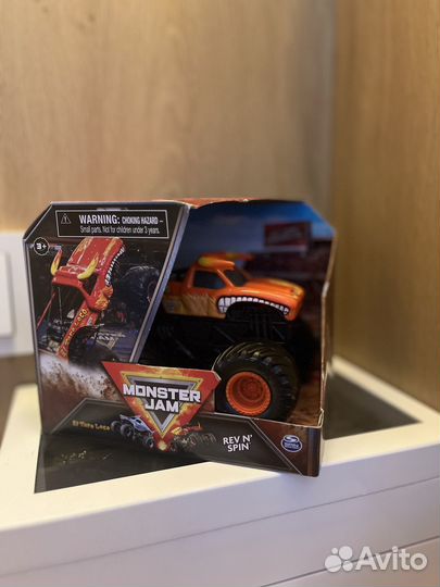 Monster jam машинка