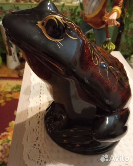 Статуэтка лягушка копилка