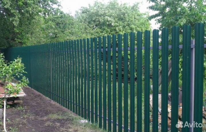 Забор из евроштакетника быстро