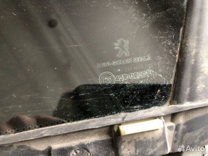 Форточка Peugeot 308