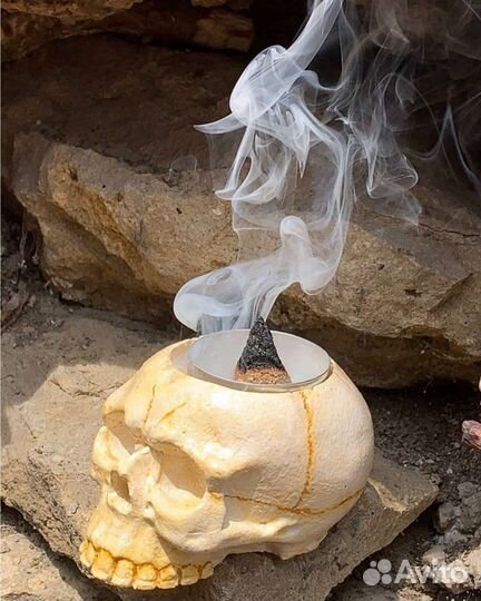 Подсвечник Череп