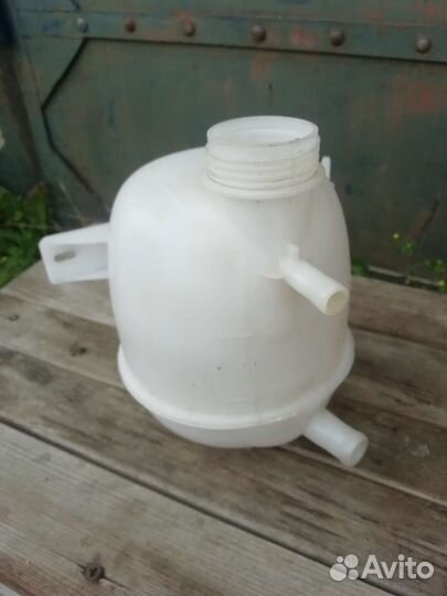 Разширительный бачок и омывателя