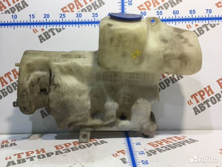 Мерседес Вито Бачок жидкости омывателя стекла