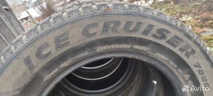 Bridgestone Ice Cruiser 7000 235/65 R17