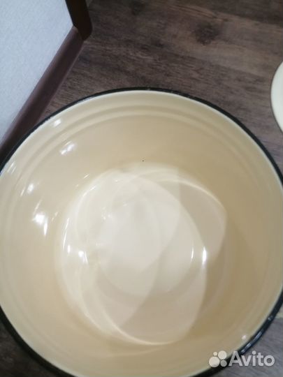 Кастрюля эмалированная