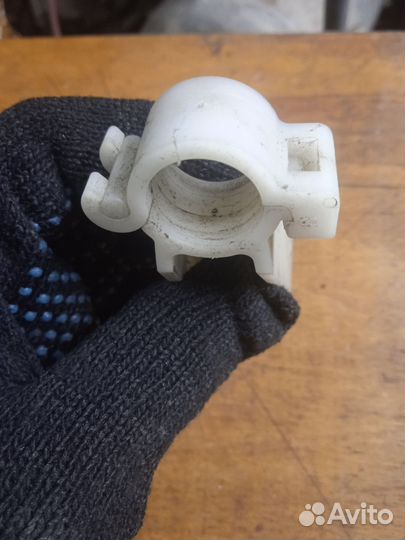 Крепление стеклоочистителя Мерседес E класс