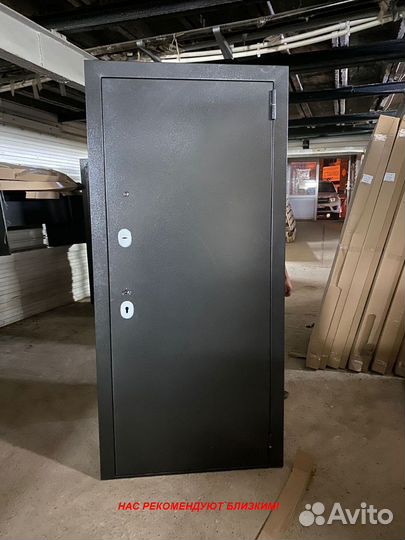 Тяжелая дверь металлическая установка в подарок